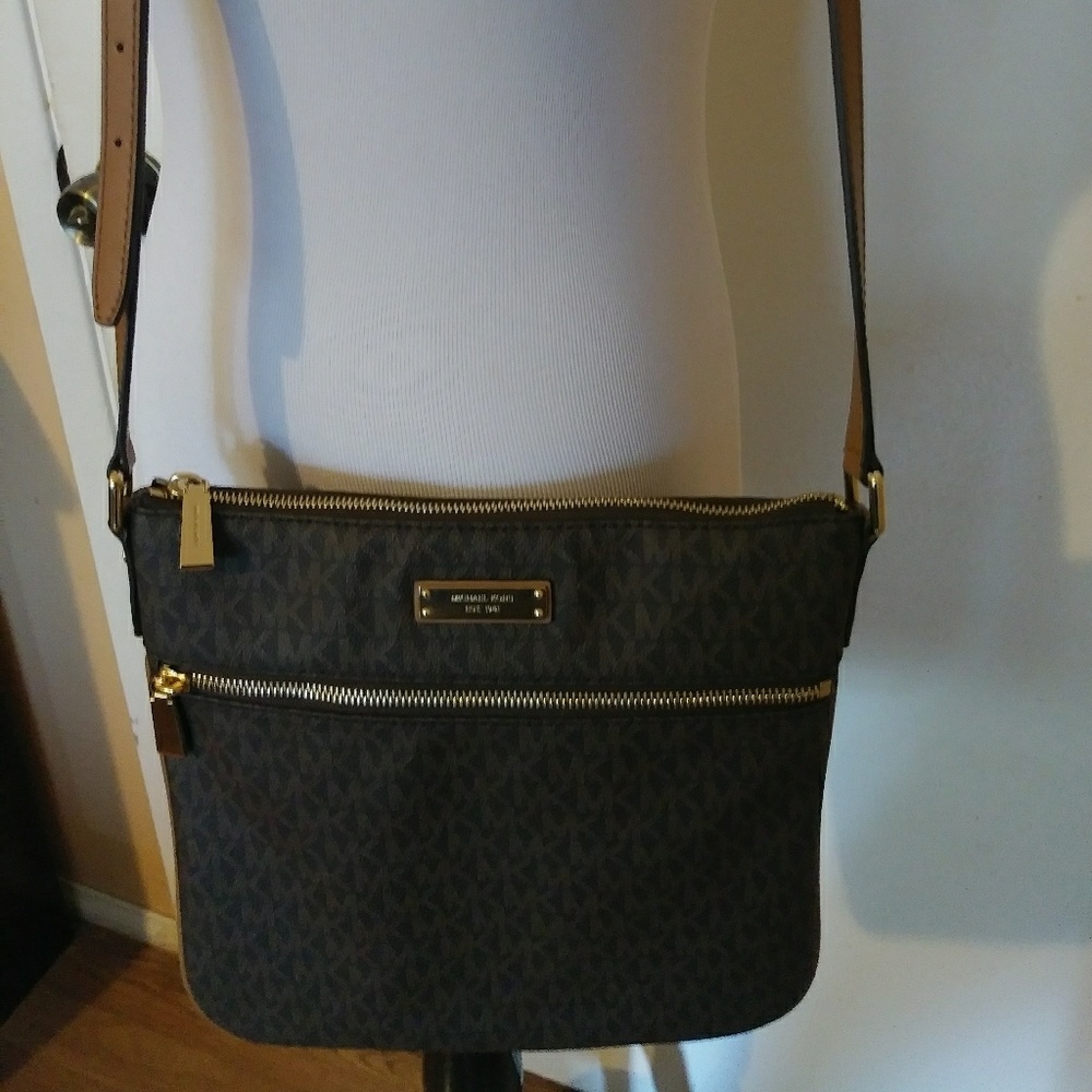 Michael Kors Crossbody